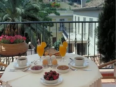 Adrian 3* Athen